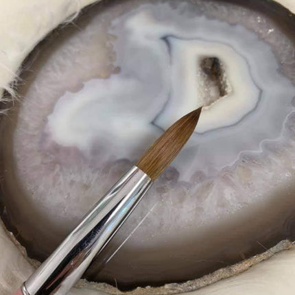 TNM - Beauty Plus Kolinsky 111 A+ Brush Size: 14 - 16 - 18