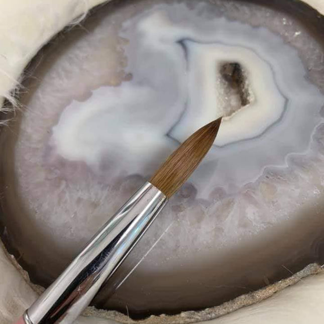 TNM - Beauty Plus Kolinsky 111 A+ Brush Size: 14 - 16 - 18