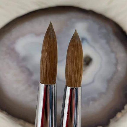 TNM - Beauty Plus Kolinsky 111 A+ Brush Size: 14 - 16 - 18